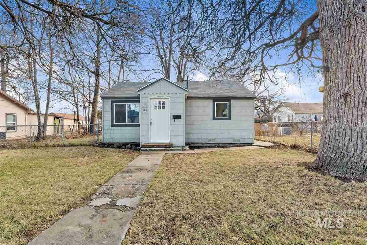 Property Photo:  316 21st Ave S  ID 83651 