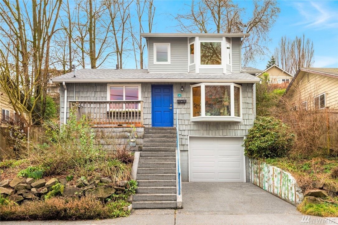 Property Photo: 411 25th Avenue E WA 98112