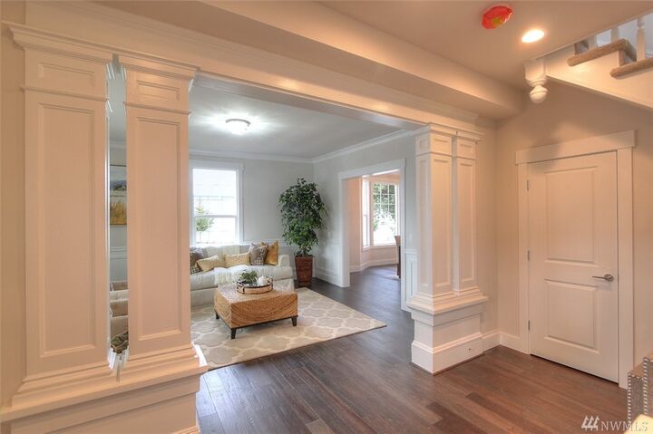 Property Photo:  2503  Wetmore Avenue  WA 98201 