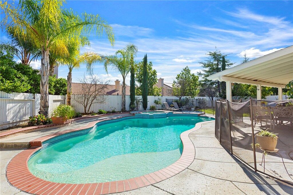 Property Photo:  32820 Canyon Crest Street  CA 92595 