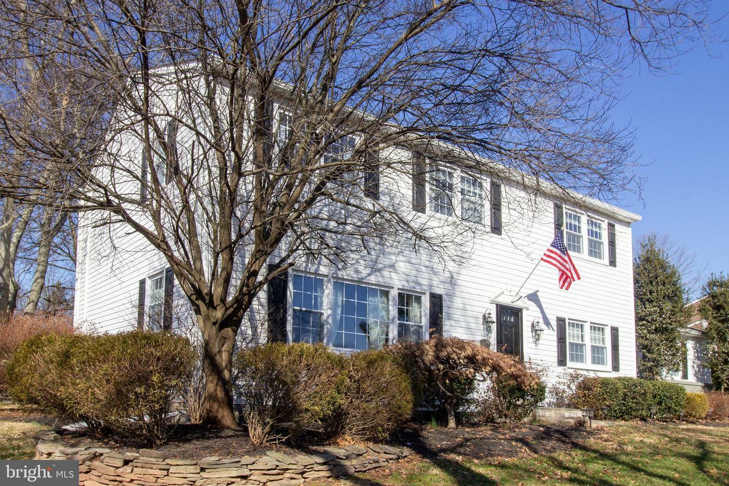 Property Photo:  1660 Meadow Glen Drive  PA 19446 