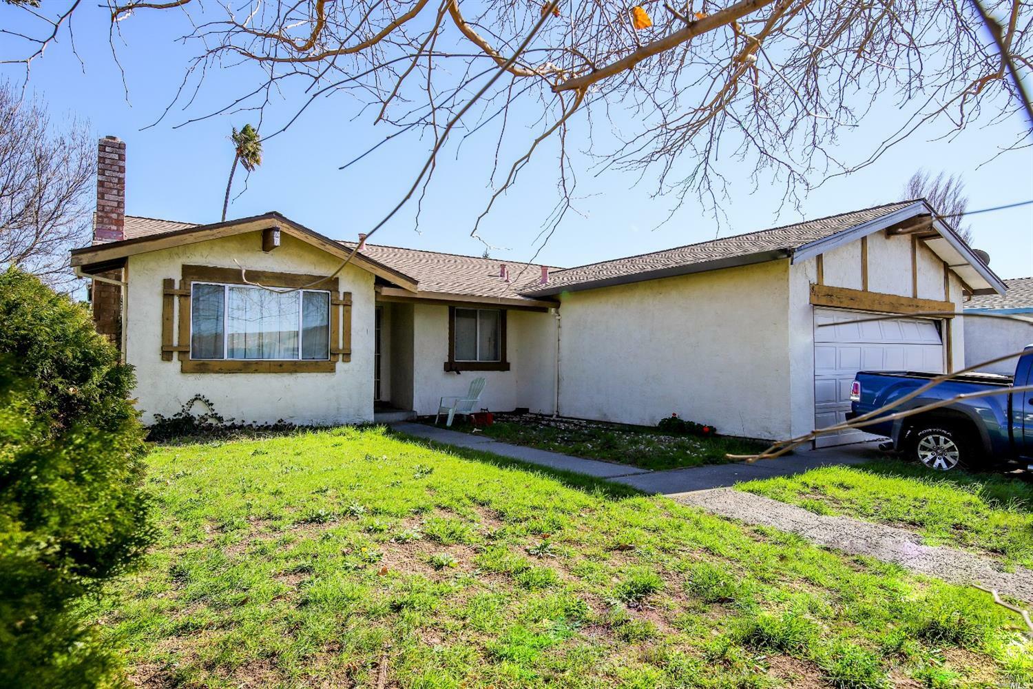 817 Blossom Avenue  Suisun City CA 94585 photo