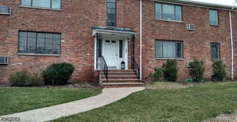 Property Photo: 4 Troy Dr Bldg 27 NJ 07081