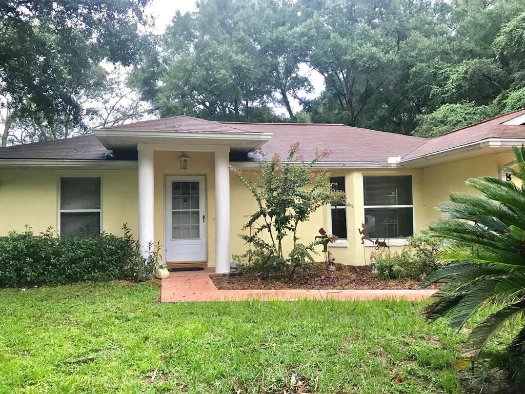 Property Photo: 890 N Charles Avenue FL 34453