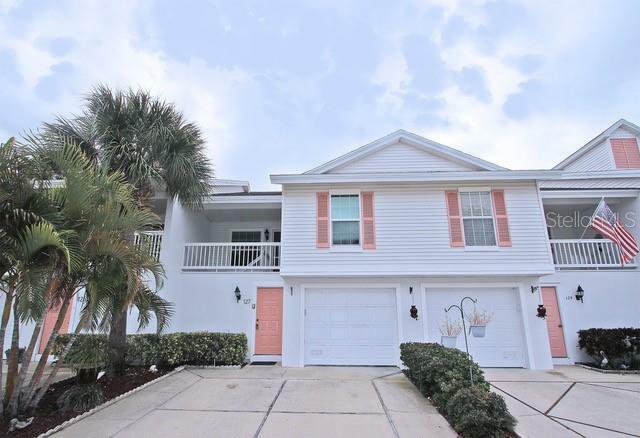 Property Photo: 127 Sun Isle Circle FL 33706