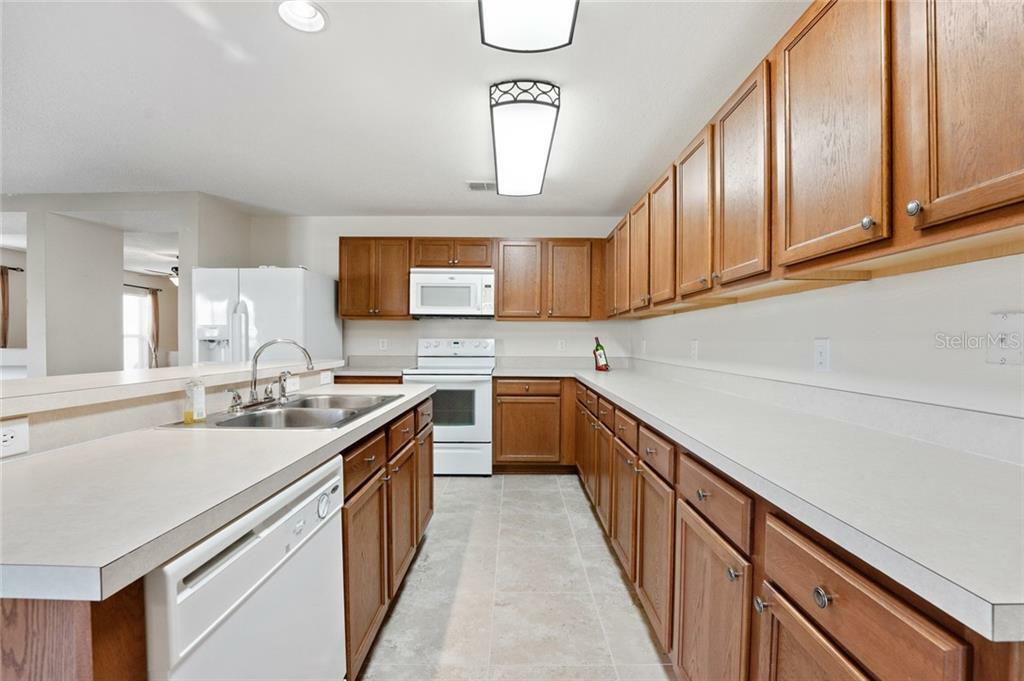 Property Photo:  2810 Ara Drive  FL 32828 