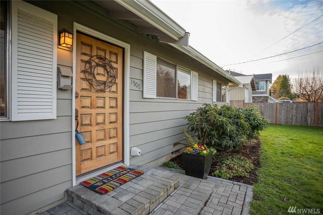 Property Photo:  1508 E Hazel Ave  WA 98233 