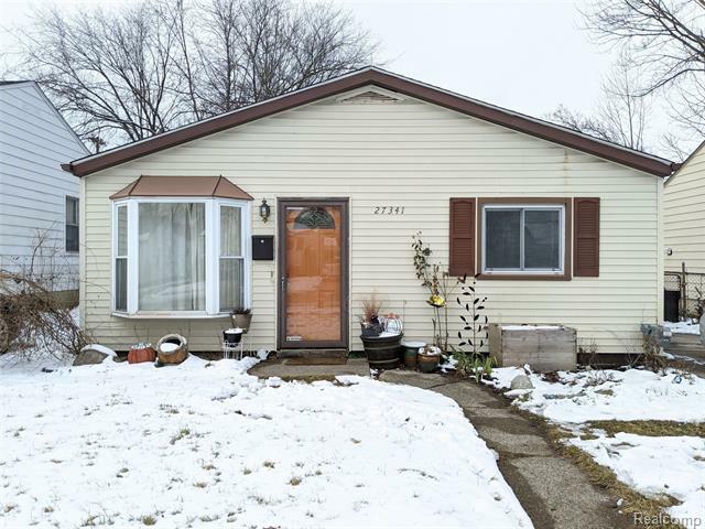 Property Photo:  27341 Dartmouth Street  MI 48071 