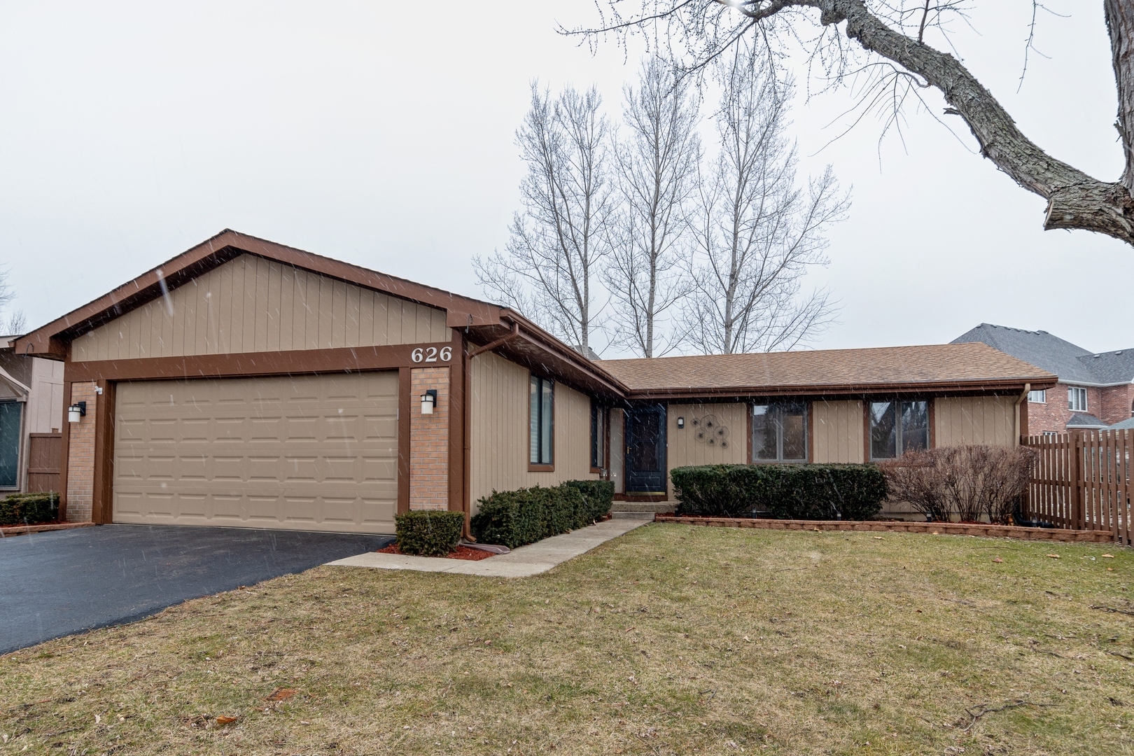 Property Photo:  626 Acadia Trail  IL 60172 