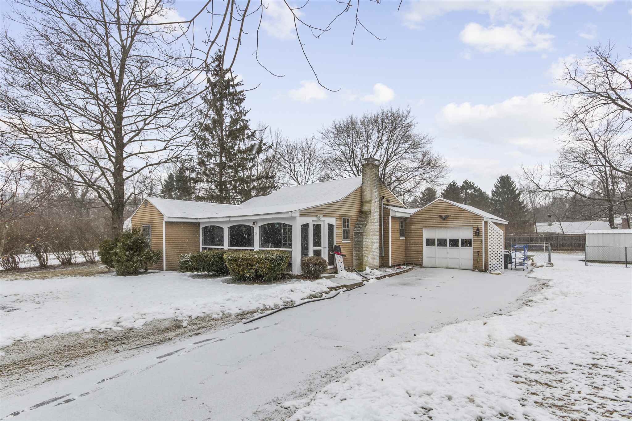 Property Photo:  15 West Pine Street  NH 03865 