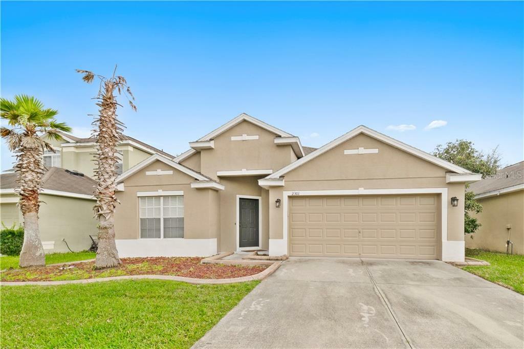 Property Photo:  2301 Carnation Hill Court  FL 32820 