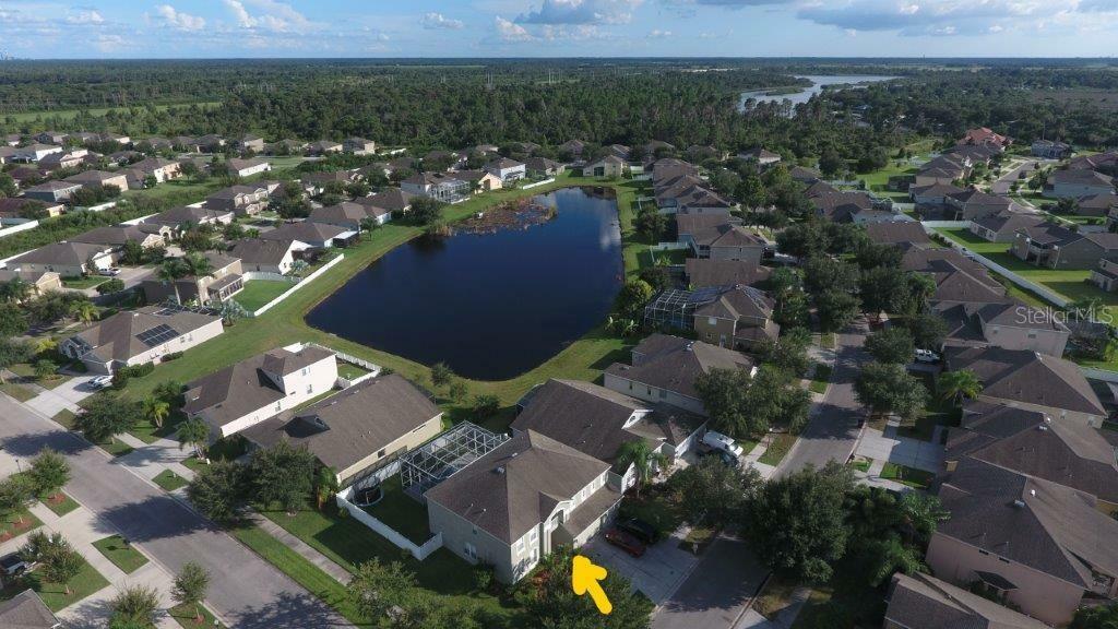 Property Photo: 2502 Yukon Cliff Drive FL 33570