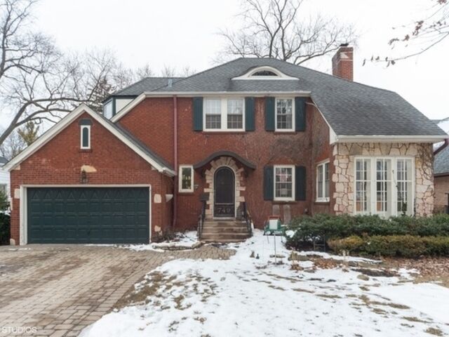 Property Photo:  749 Elmore Street  IL 60068 