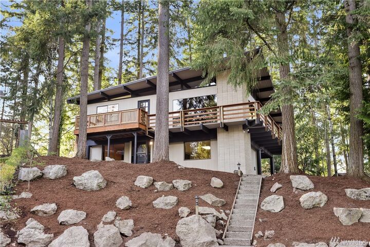 Property Photo:  4221  160th Avenue SE  WA 98006 