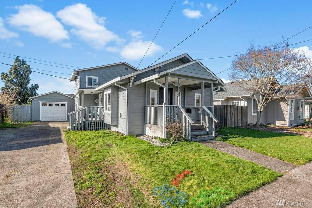 Property Photo: 1107 S 6th Avenue WA 98626