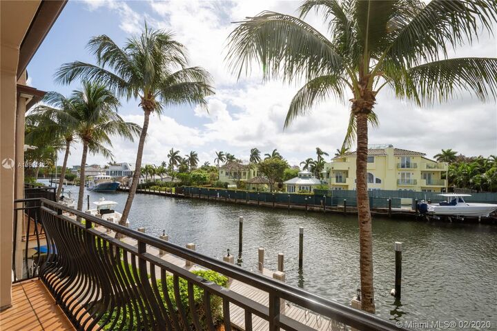 2738 NE 14th St  Fort Lauderdale FL 33304 photo