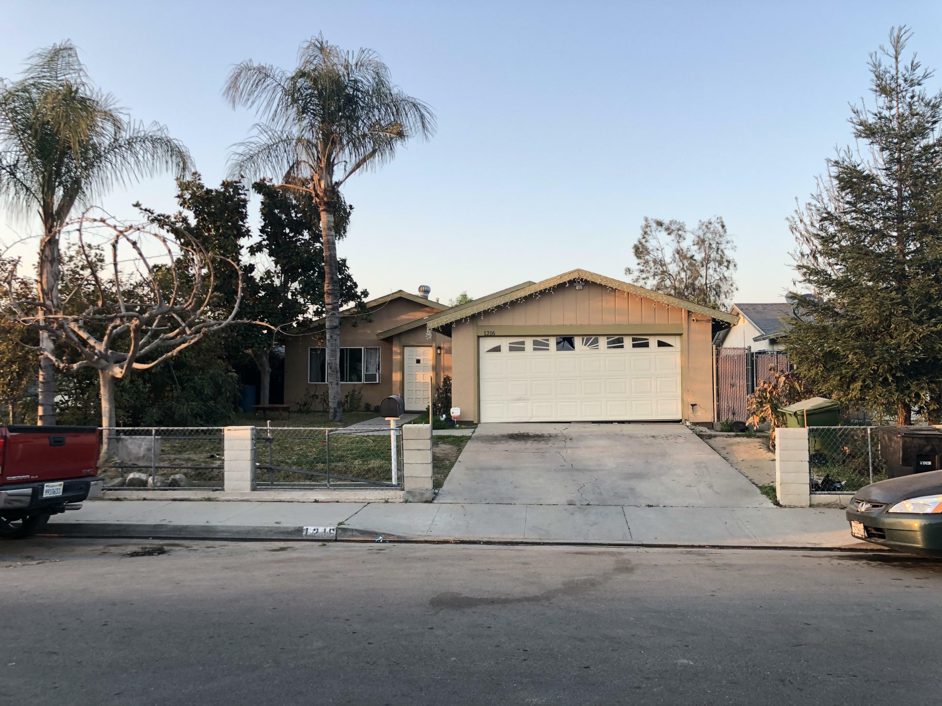 Property Photo:  1216 Iris Street  CA 93280 