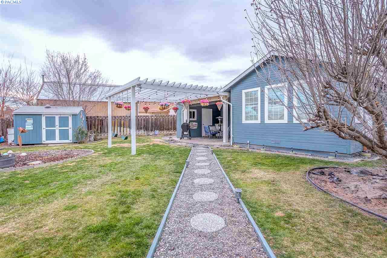 Property Photo: 700 W 42nd Ave WA 99337