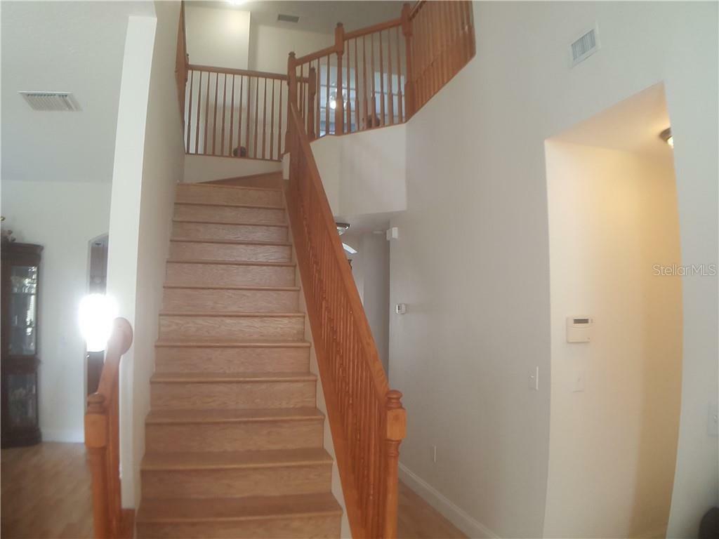 Property Photo:  2806 Queen Alberta Drive  FL 33596 