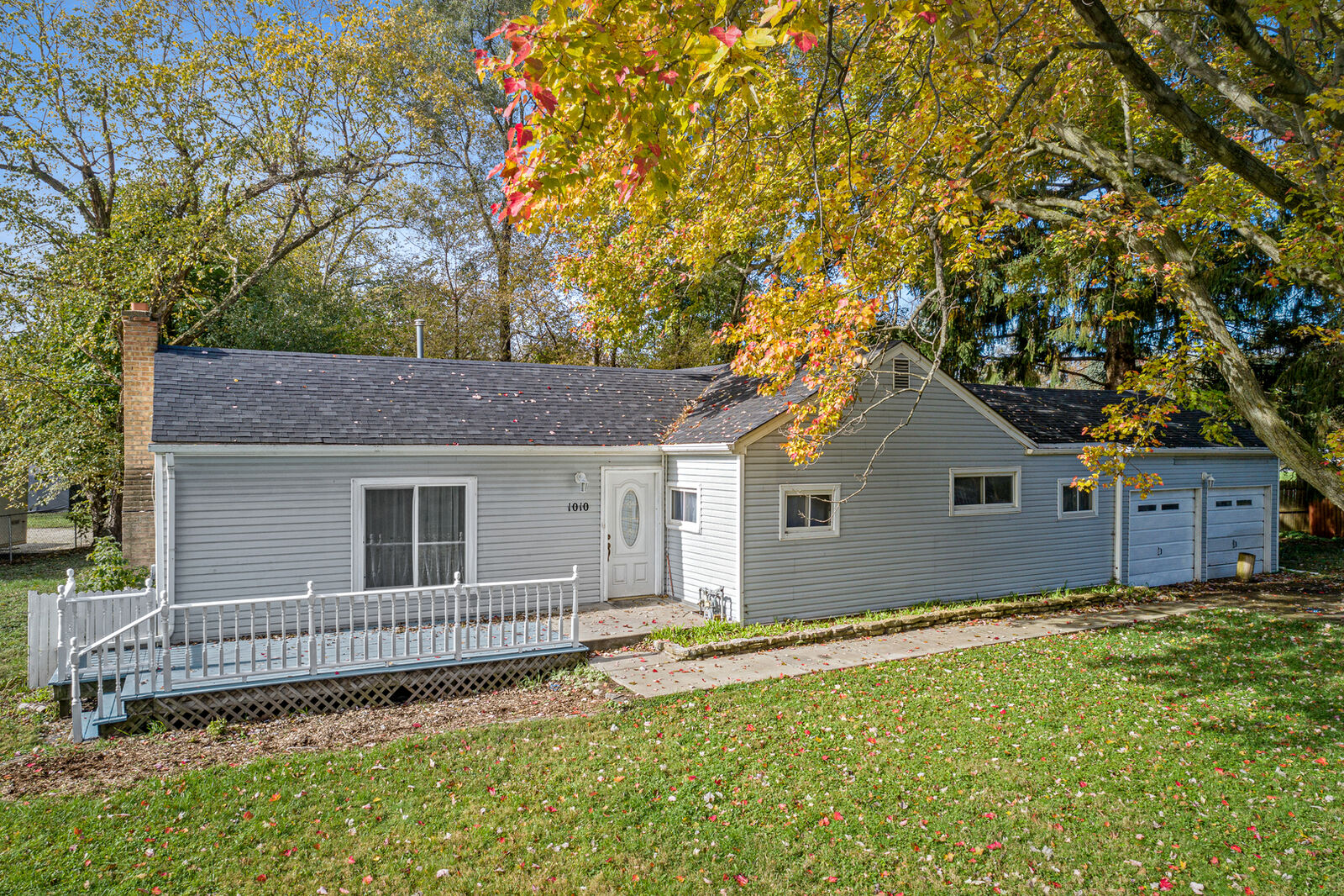 Property Photo: 1010 Manhatas Trail IL 60102