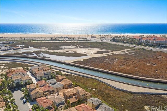 Property Photo:  21431 Abigail Lane  CA 92646 