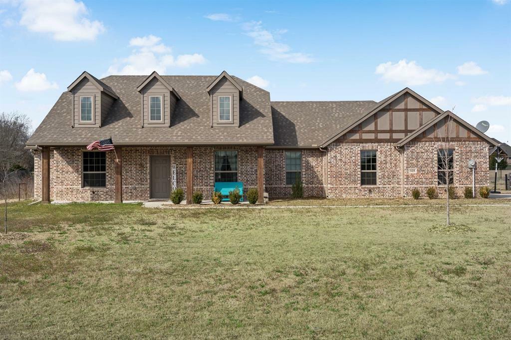 Property Photo: 925 Lester Burt Road TX 75442