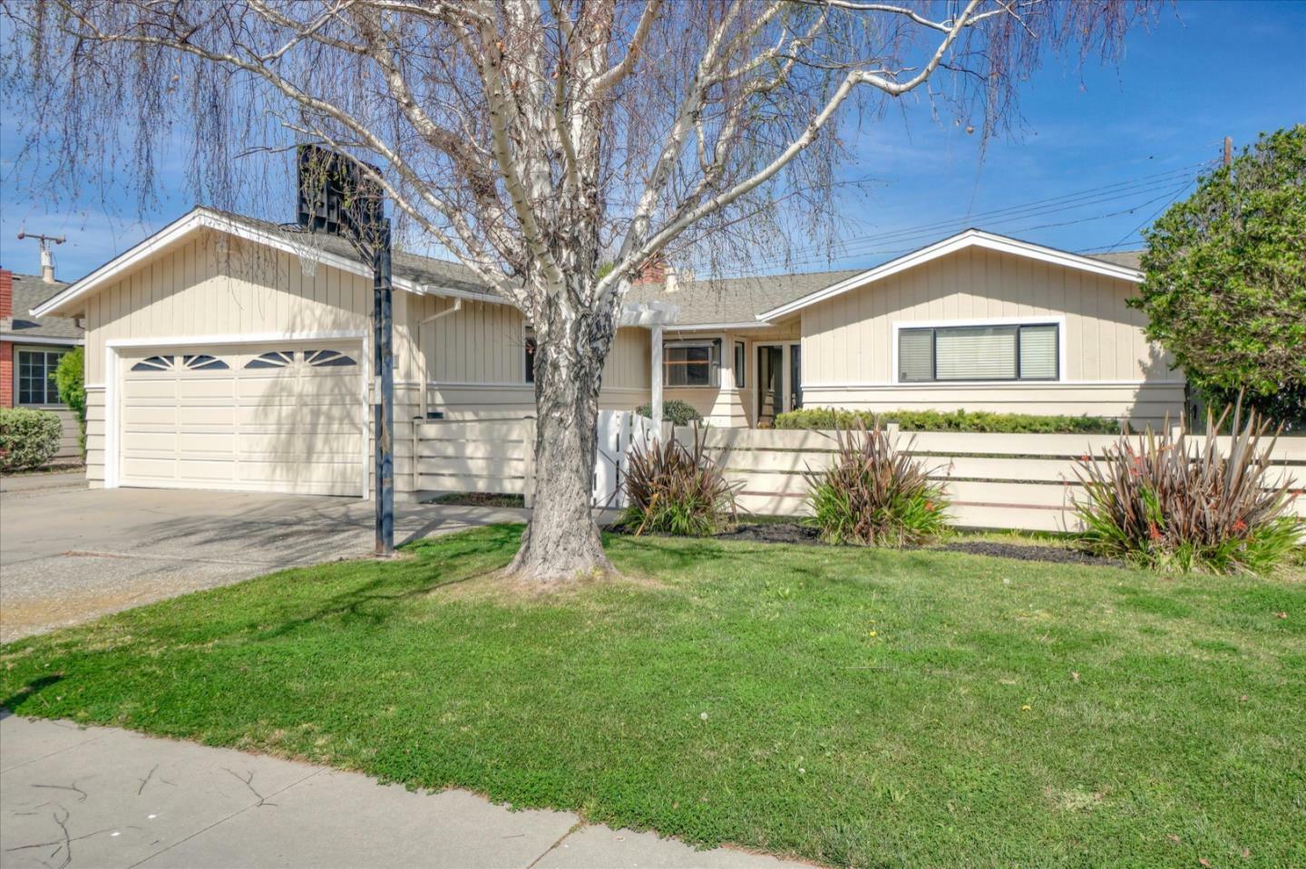 251 La Mesa Drive  Salinas CA 93901 photo