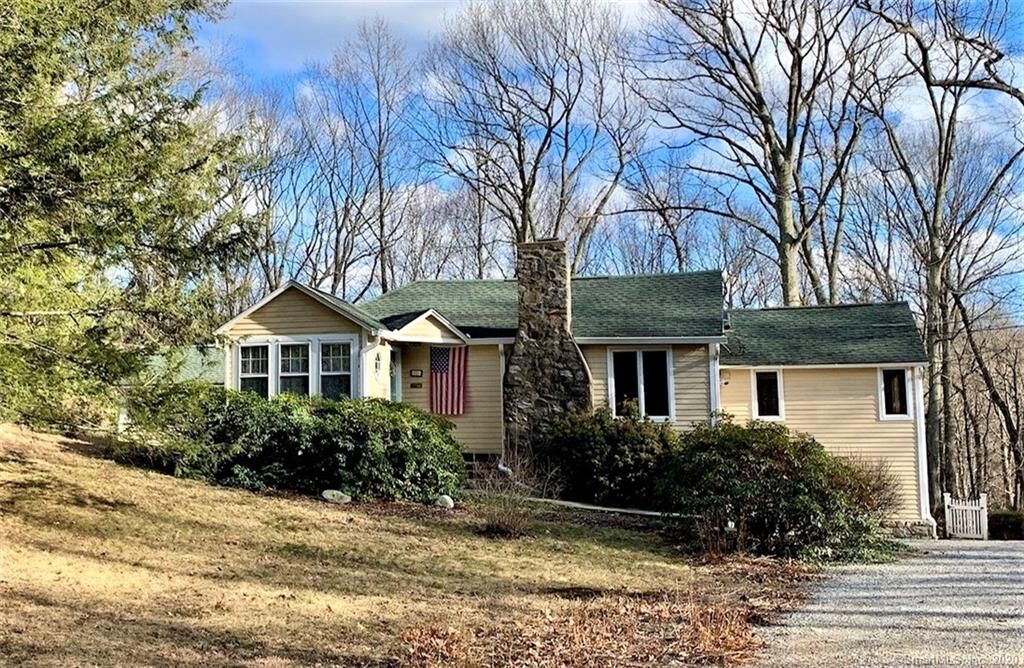 Property Photo:  10 Garden Road  CT 06883 