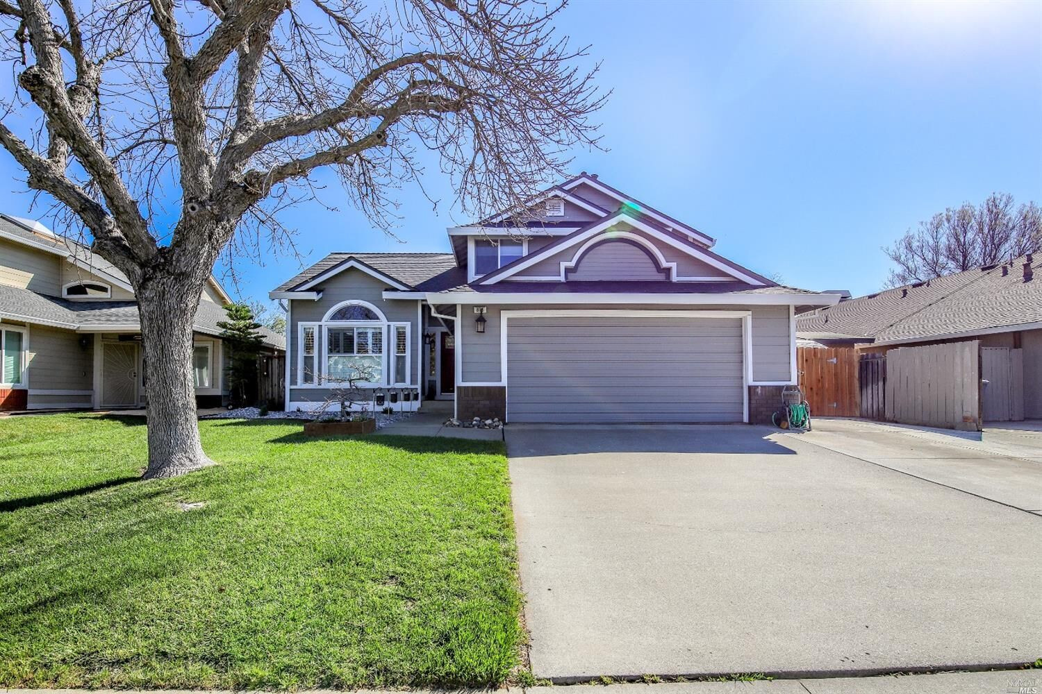 Property Photo: 813 Raven Drive CA 95687