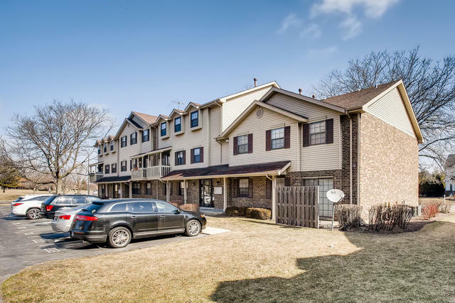Property Photo: 1482 West Jefferson Avenue IL 60540