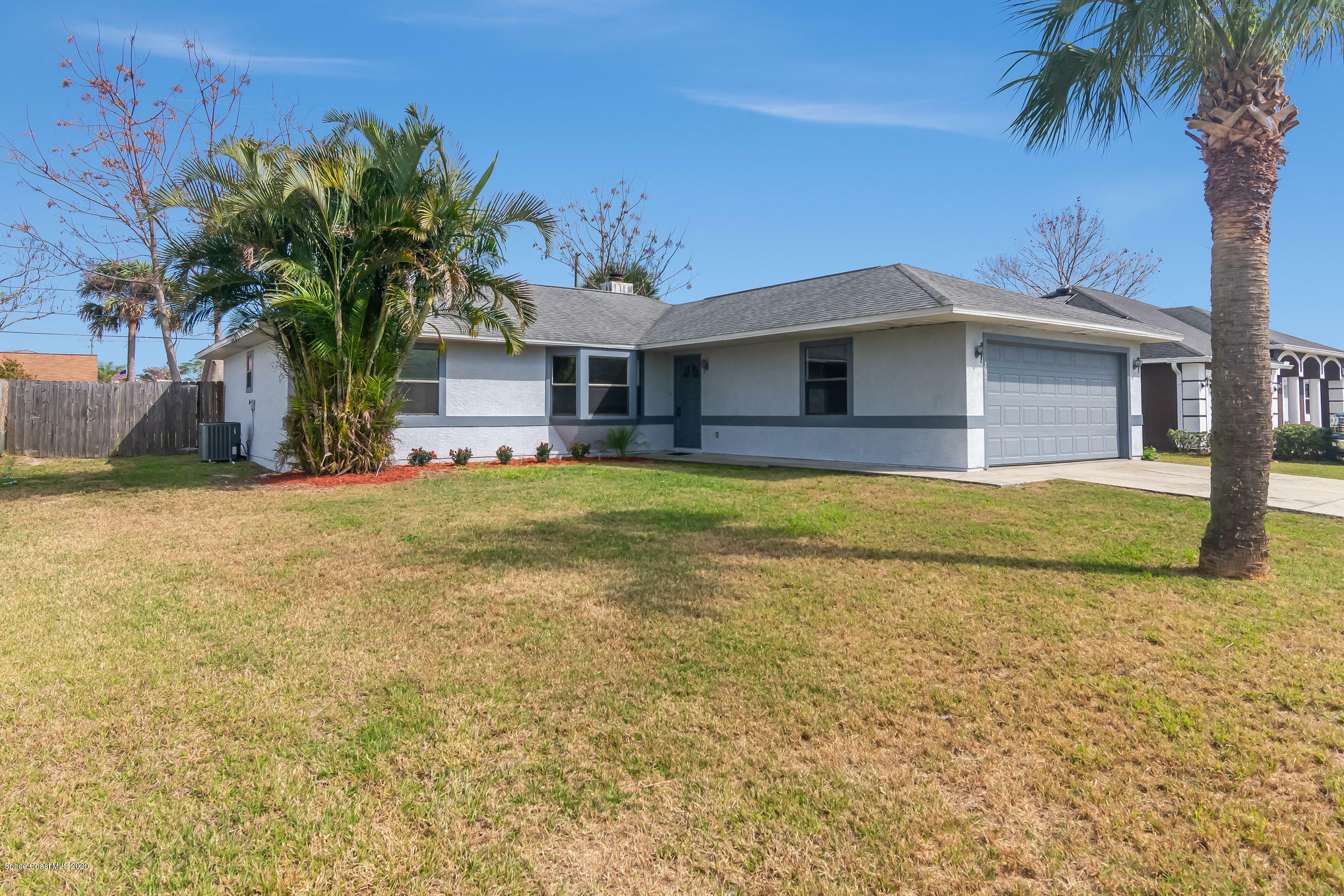 Property Photo:  2933 Brandywine Circle  FL 32796 