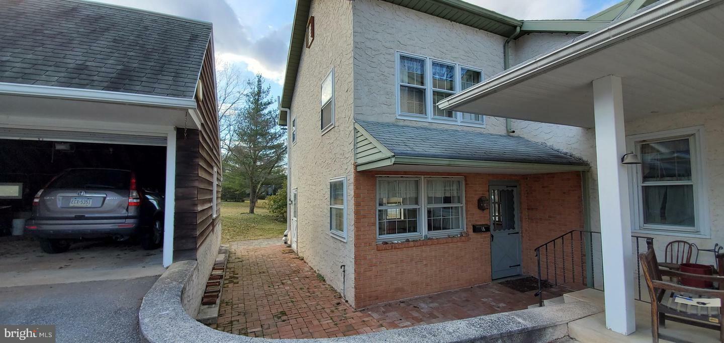 Property Photo:  424 Pawlings Road B  PA 19460 