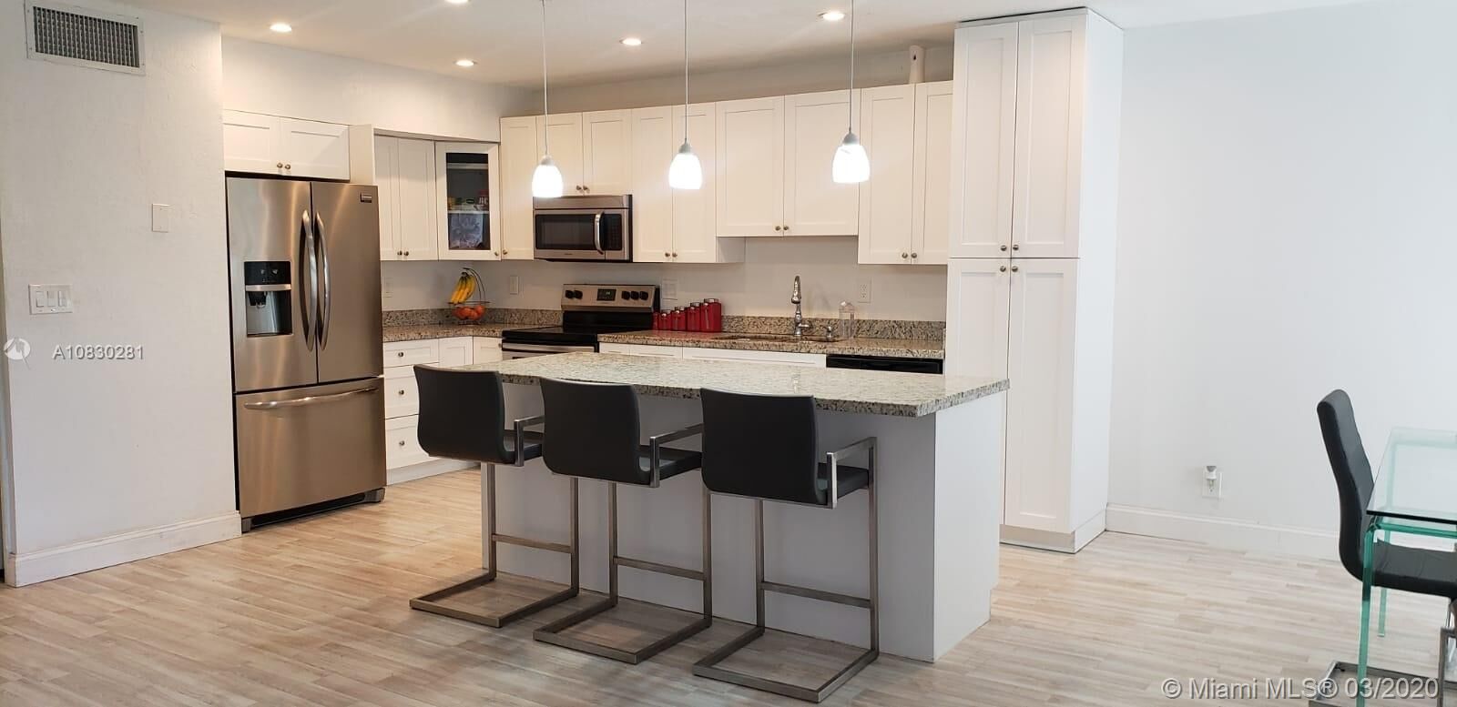 Property Photo:  6060 S Falls Cir Dr 421  FL 33319 