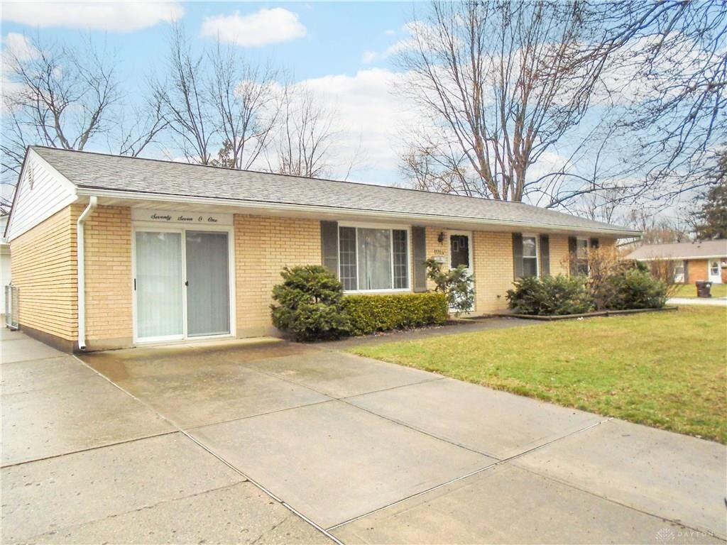 Property Photo: 7701 Graceland Street OH 45459