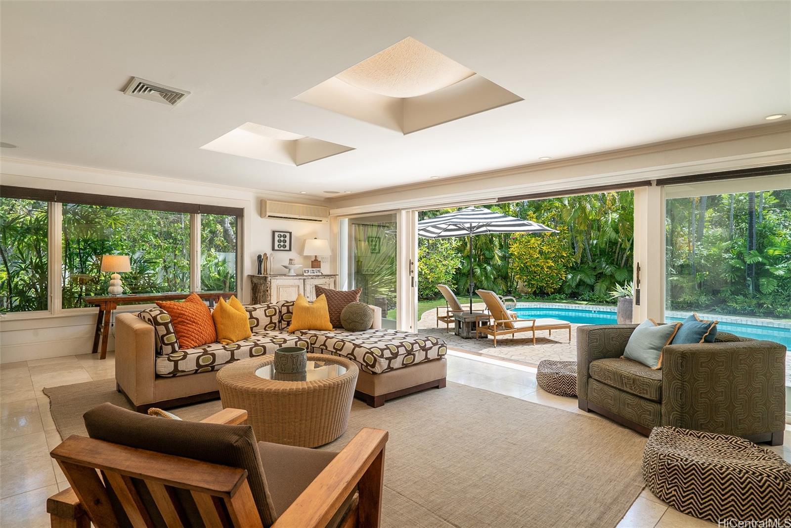 Property Photo: 4585 Aukai Avenue HI 96816