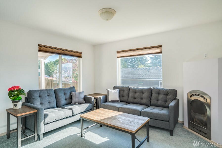 Property Photo:  711 N Lyle Ave  WA 98802 