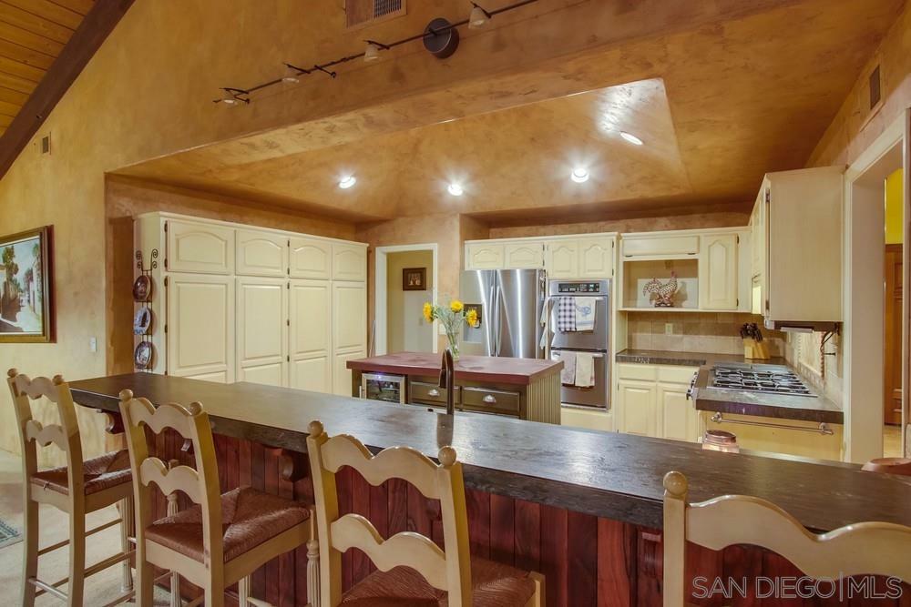 Property Photo:  1845 Elan Ln  CA 92019 