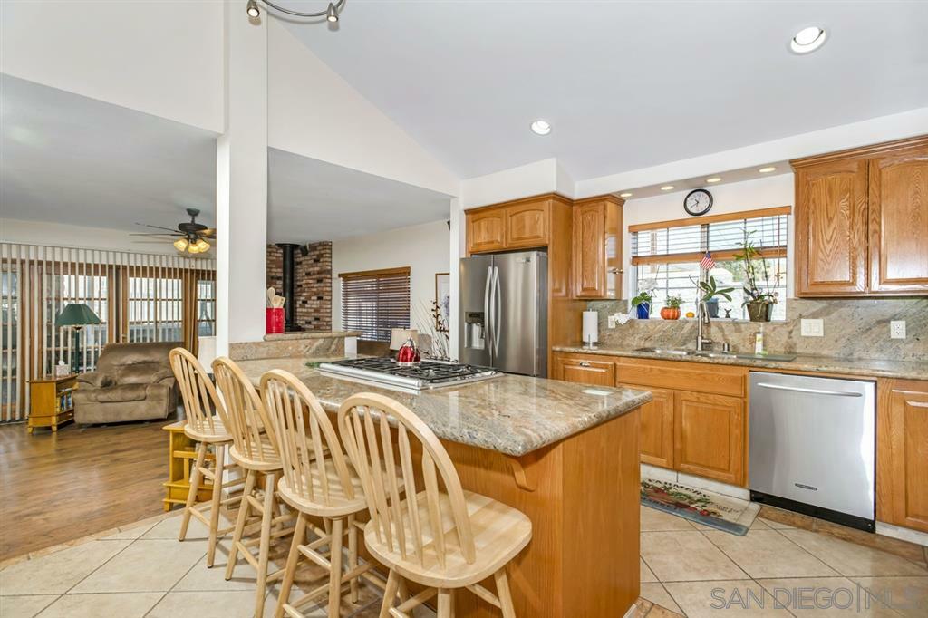 Property Photo:  1198 Blackbird St  CA 92020 