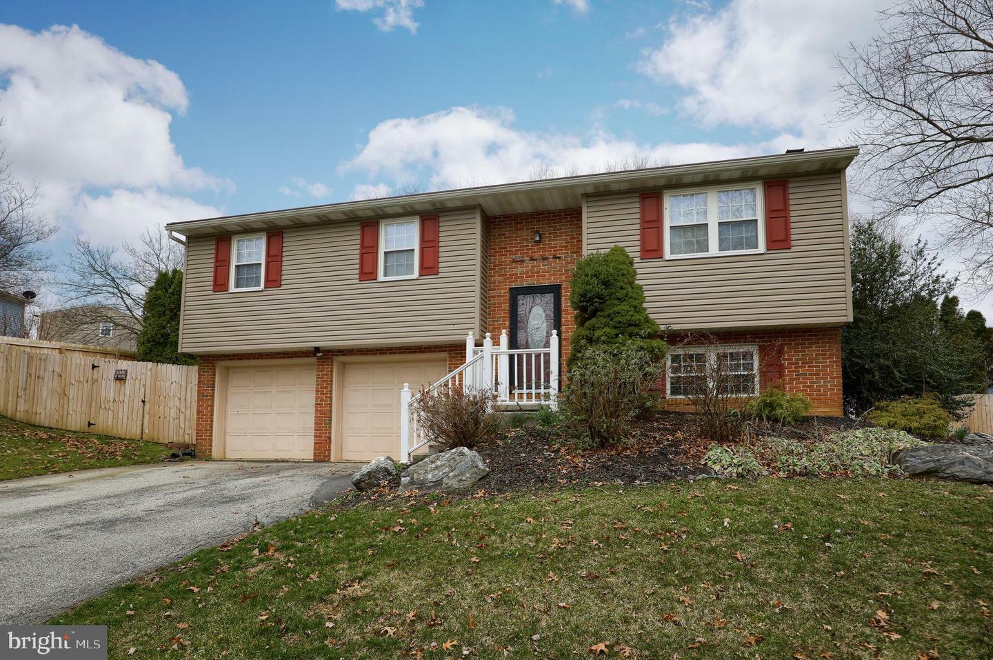 Property Photo:  2551 Valley Drive  PA 17603 