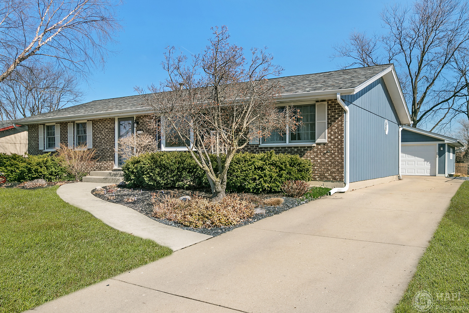 Property Photo:  625 Sienna Drive  IL 60193 