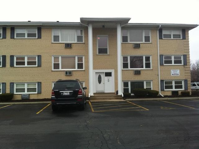 Property Photo: 4940 North Leonard Drive 1B IL 60706