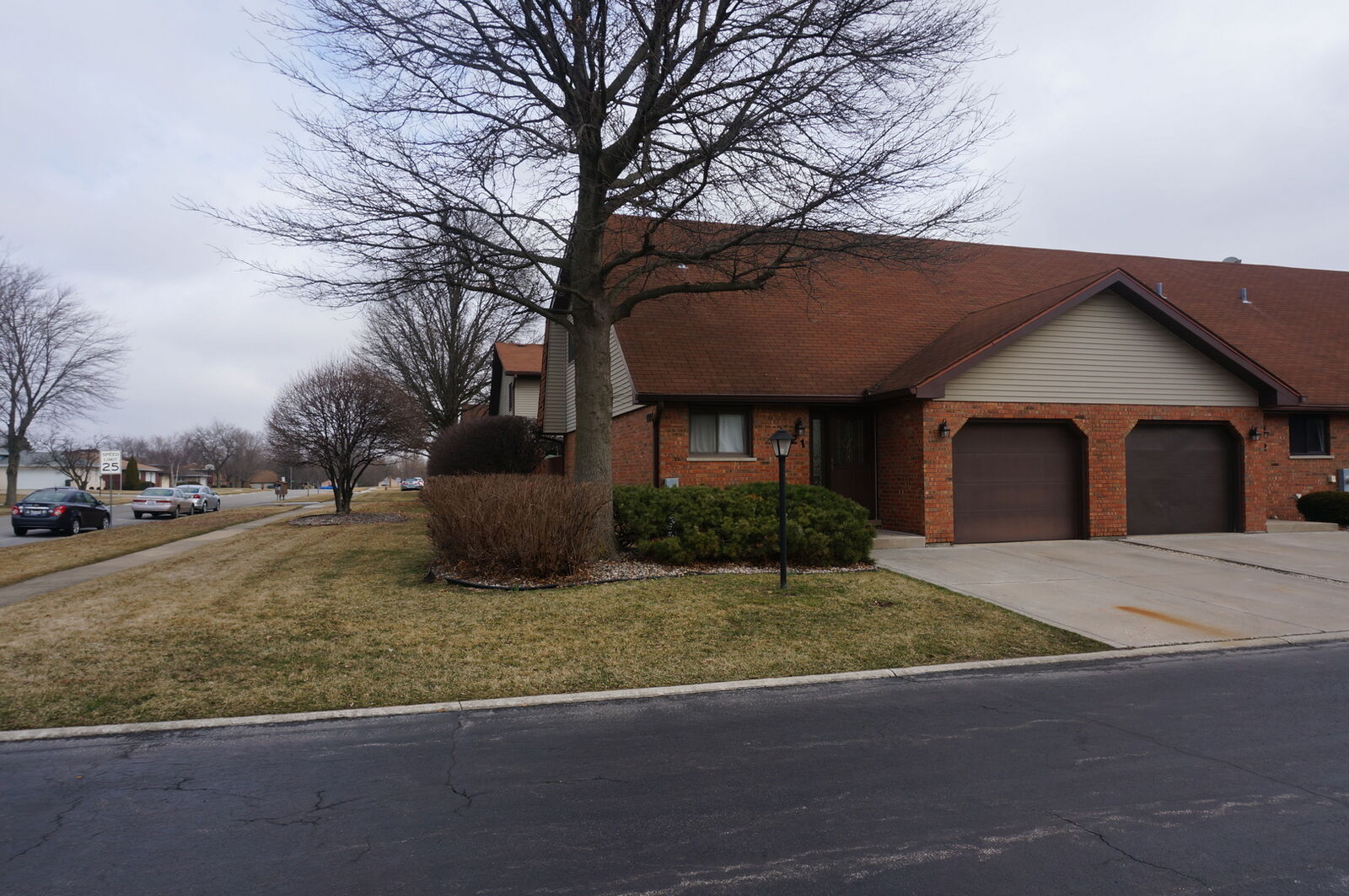 Property Photo: 1914 Heatherway Lane 21 IL 60451