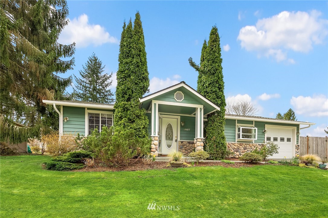 Property Photo: 20615 NE 76th Place WA 98053
