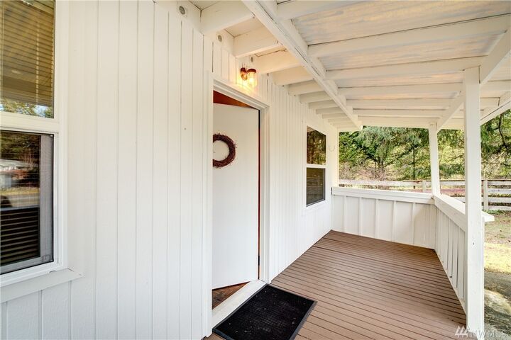 Property Photo: 25515 SE Issaquah Fall City Rd B WA 98029