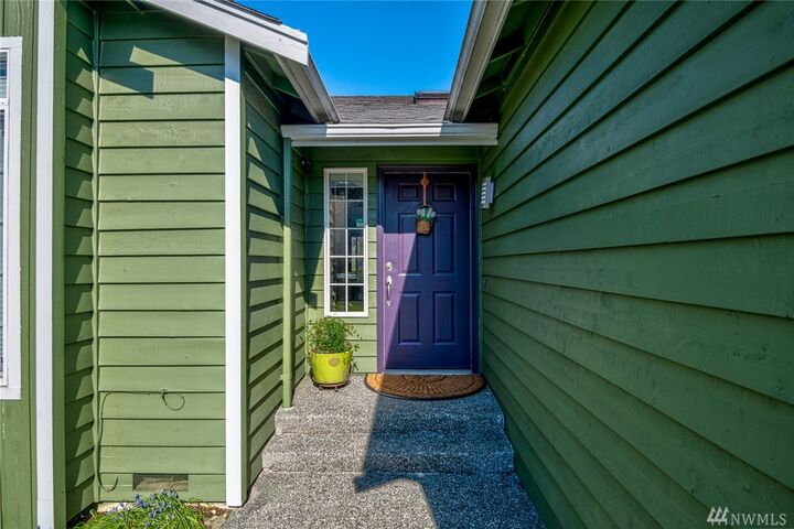 Property Photo:  2517  101st Street SE  WA 98208 