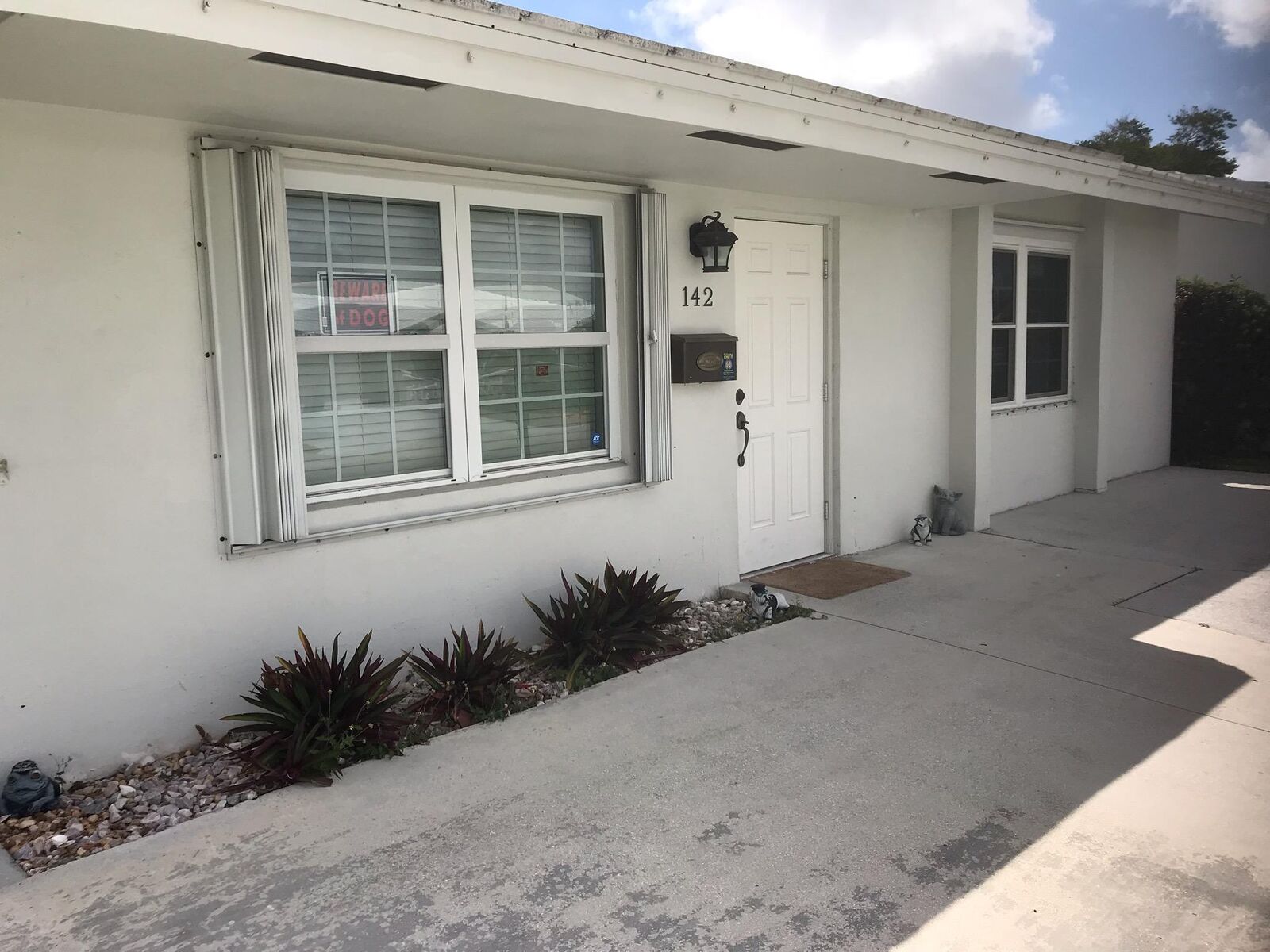 Property Photo: 142 NW 10th Court FL 33426