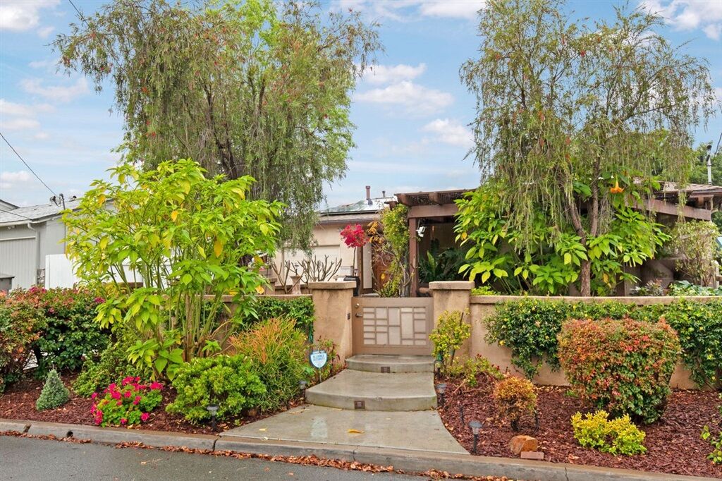 Property Photo: 3612 Birdie Drive CA 91941