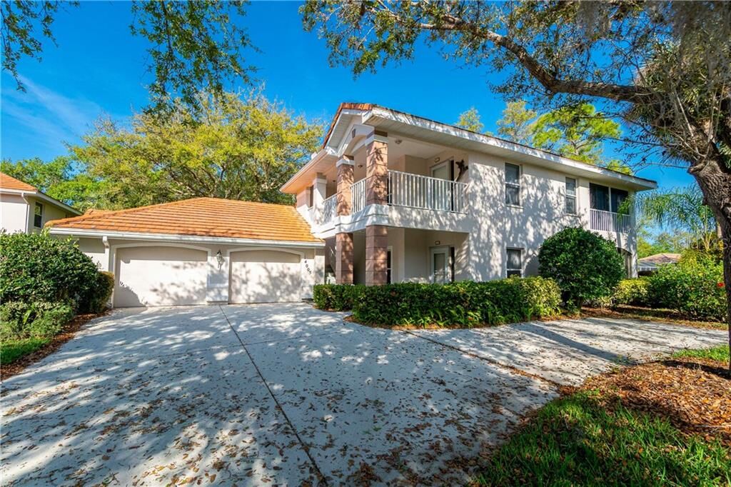 Property Photo:  14005 Willow Glen Court 107  FL 33953 