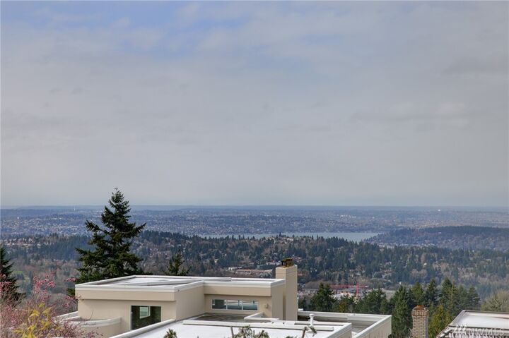 Property Photo: 15251 SE 58th Street WA 98006