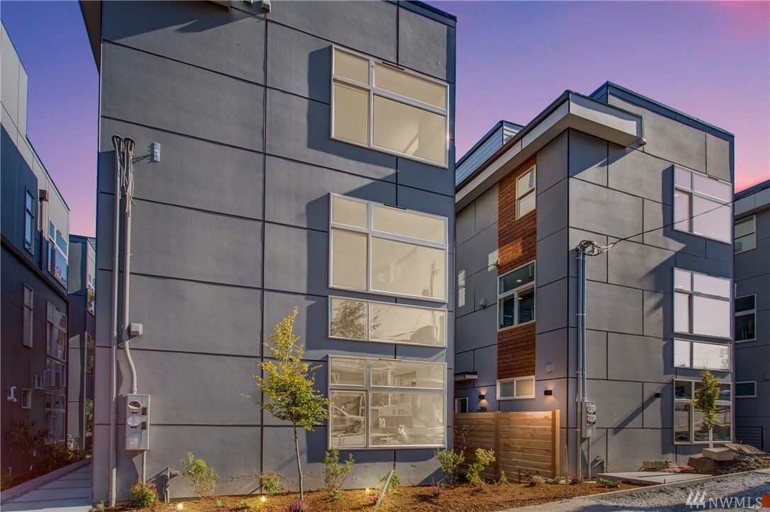 Property Photo: 726 B Martin Luther King Junior Way WA 98122